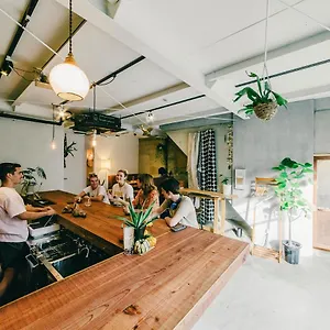 Guest house Hippo And Cafe Bar, Osaka